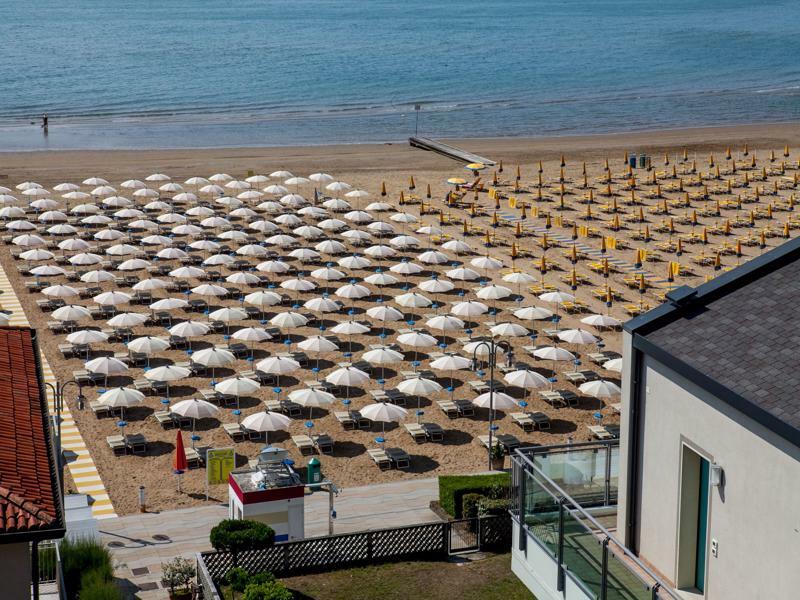 Hotel Umberto Lido di Jesolo Exterior photo